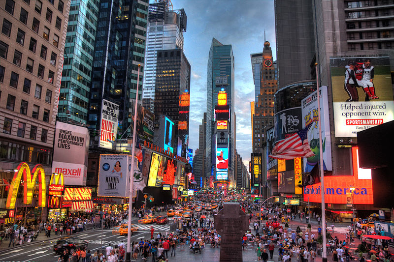 Visit and enjoy Times Square with your family 800px-New_york_times_square-terabass